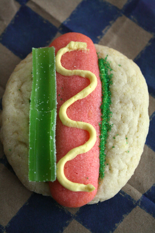 chicago-hot-dog-sugar-cookie
